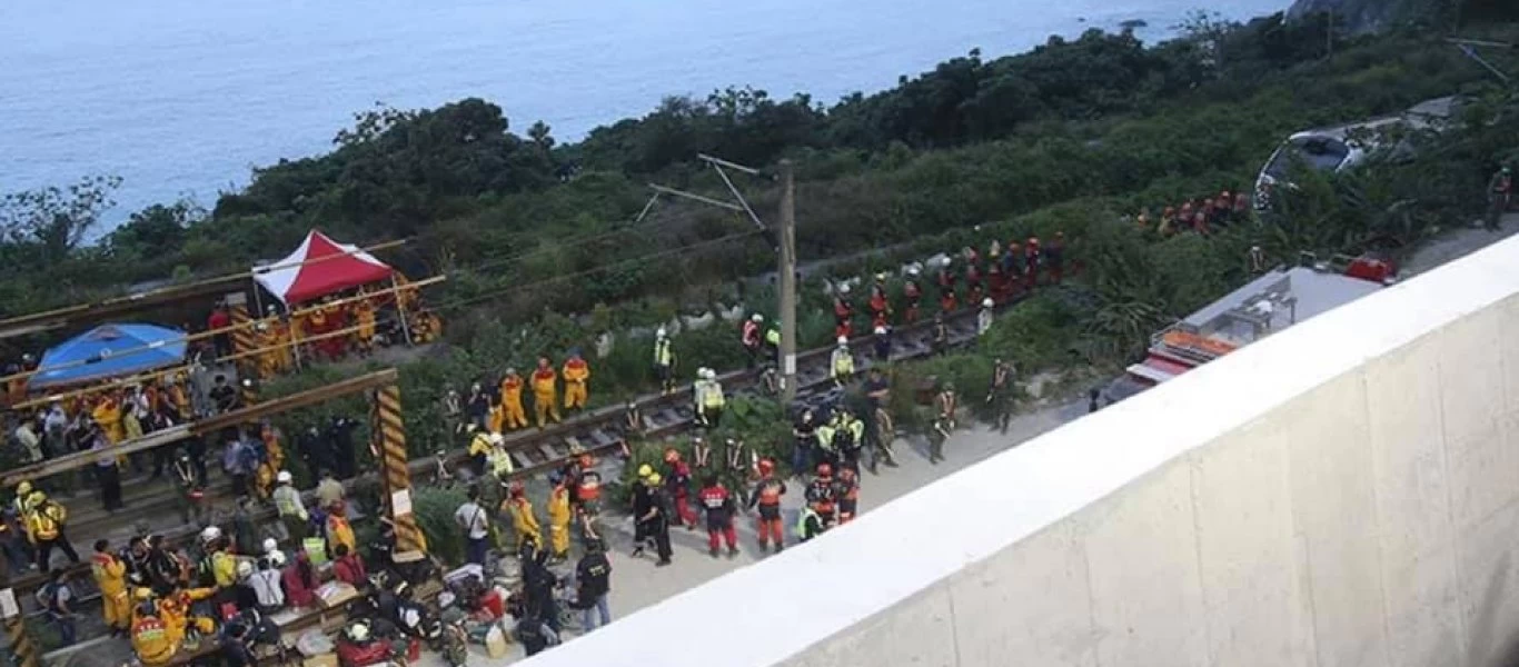 Ταϊβάν: Αύξηση των θυμάτων - 51 οι νεκροί από το σιδηροδρομικό δυστύχημα (φωτό)